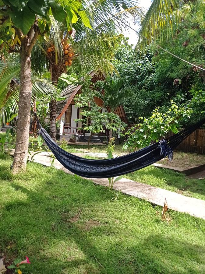 Follow The Rabbit Bungalow Gili Air Exterior foto