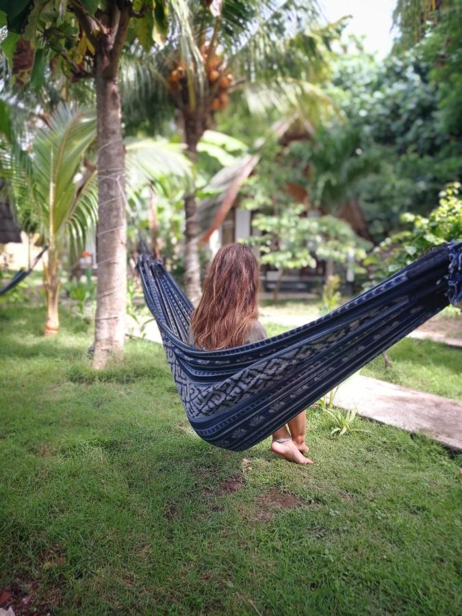 Follow The Rabbit Bungalow Gili Air Exterior foto